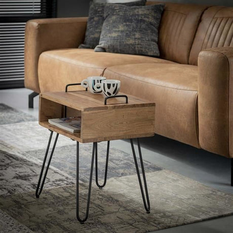 Mesita de noche Aimée DH Interior Acacia L x An x Al 45x39x17 Madera de acacia Foto atmosférica vista frontal en diagonal