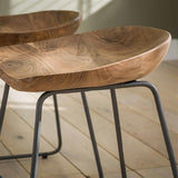 Juego de 2 Taburetes Industriales Bajos de Madera de Acacia Novi - Altura del asiento 52 cm - Sin Respaldo 