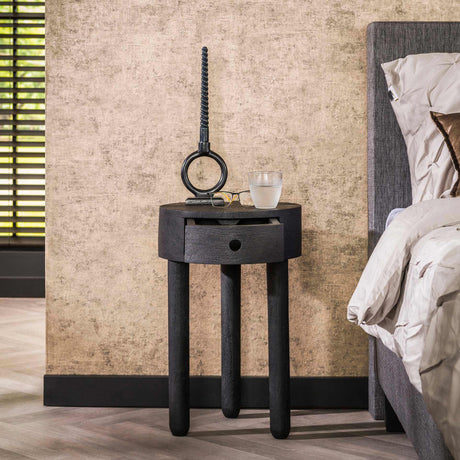 Mesita de noche Davey negra de madera de acacia con 1 cajón 
