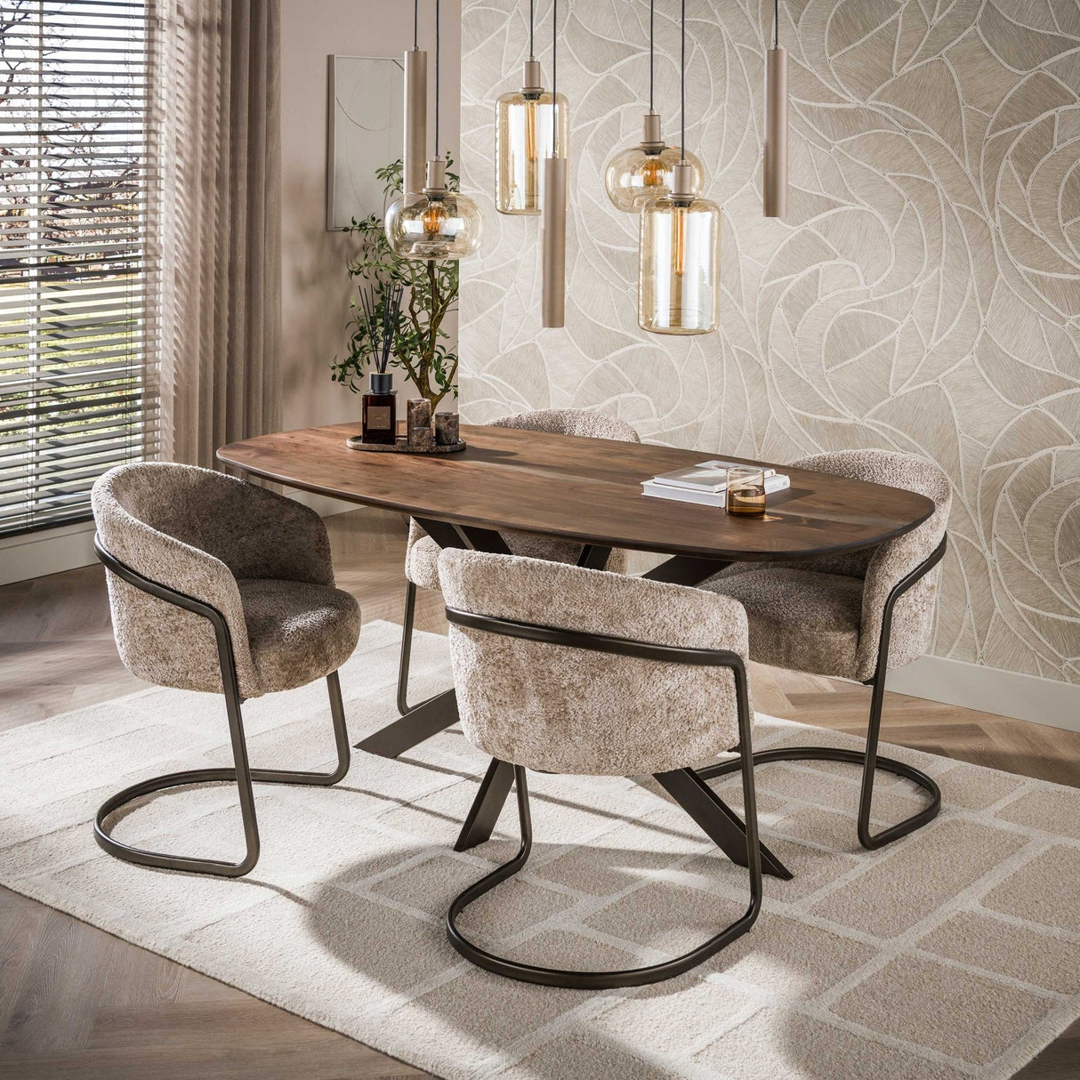 Eettafels - Deens ovale eettafel walnoot bruin massief acaciahout Tavon 150x90 cm - Dimehouse