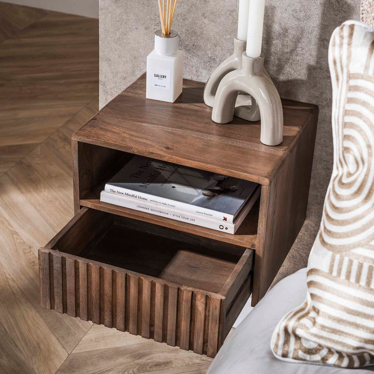 Mesita de noche flotante Acacia Drift Brown – 1 cajón 