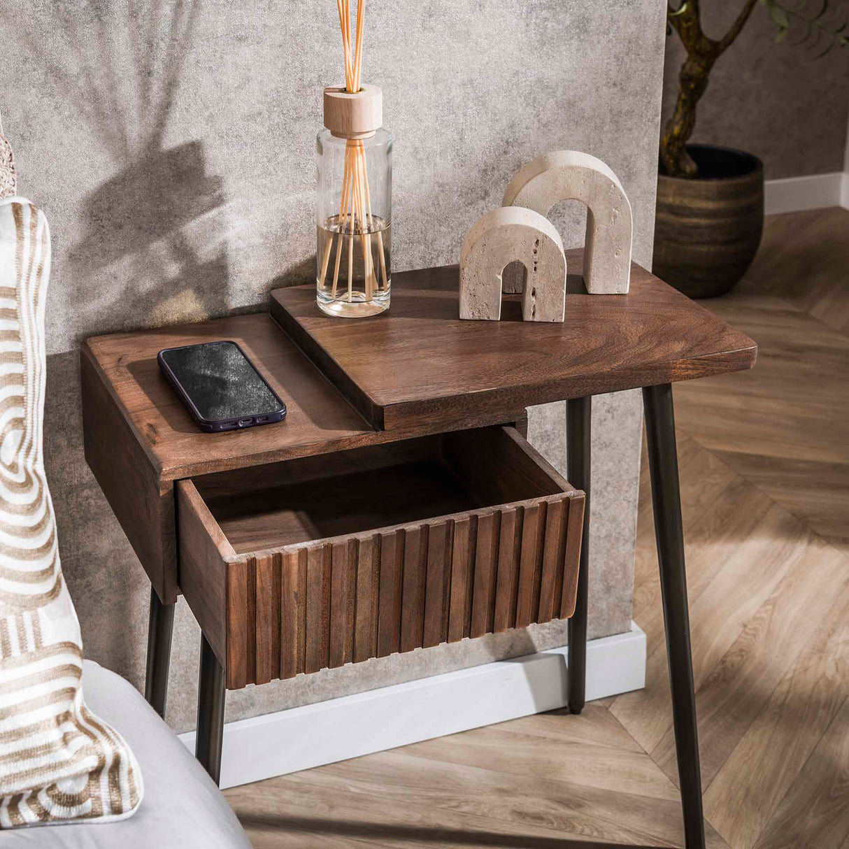 Mesita de noche Oslo derecha - Acacia maciza marrón envejecido (1 cajón) 