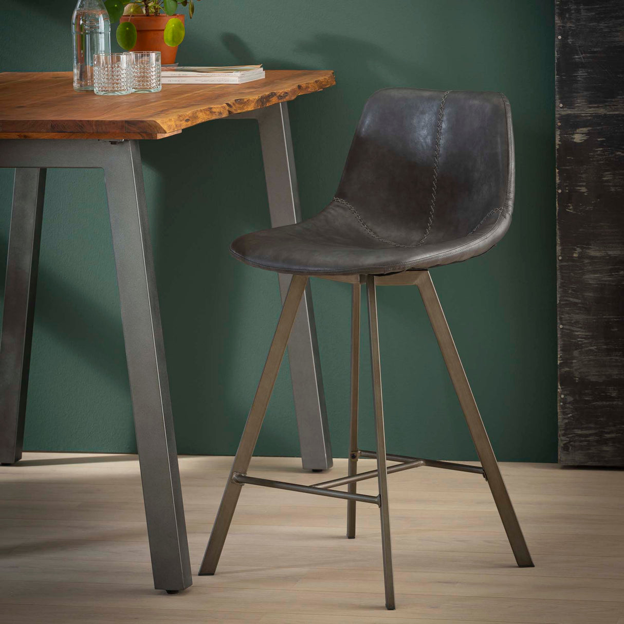 Barkruk Siena Zwart Saddle PU Kunstleer
