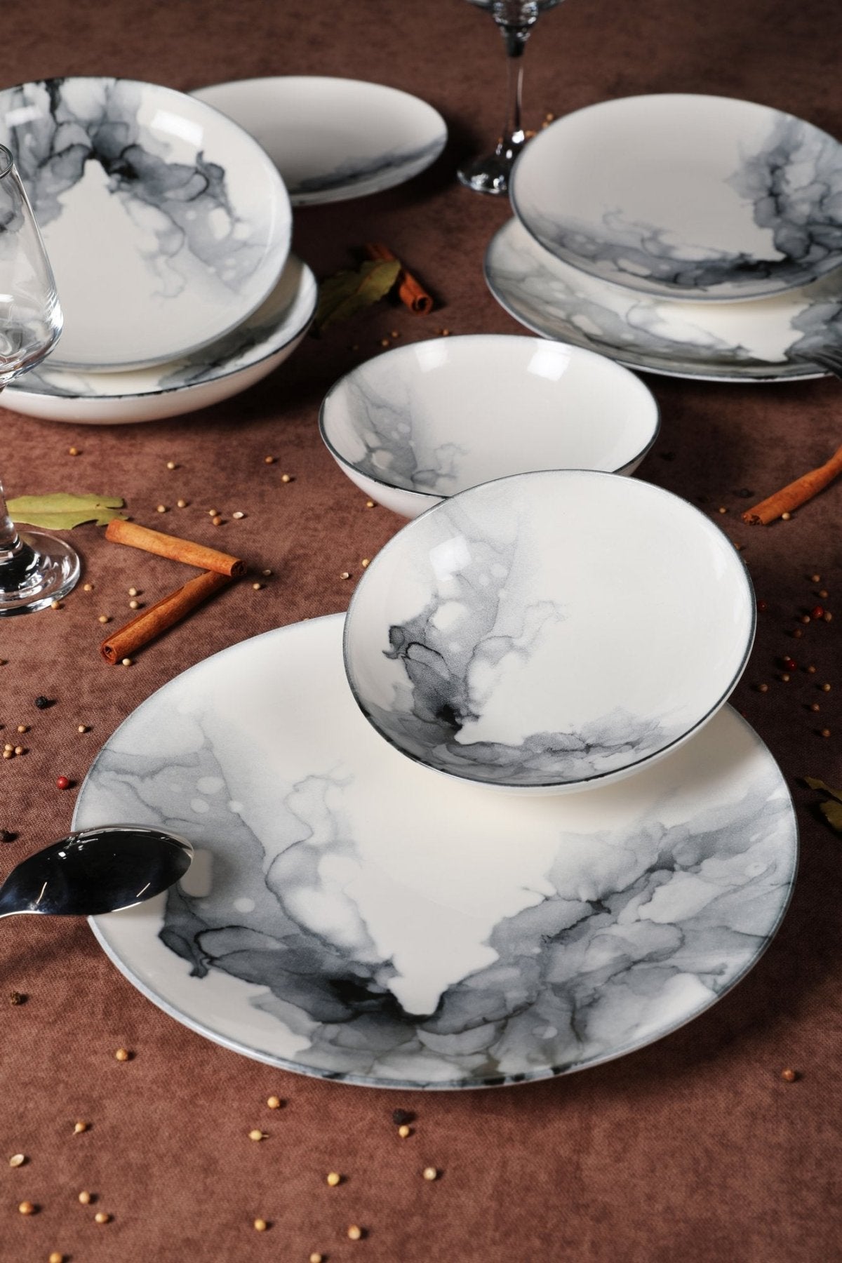 GBSATN24KY4R1360 Multicolor 100% PORCELAIN 25 cm breed