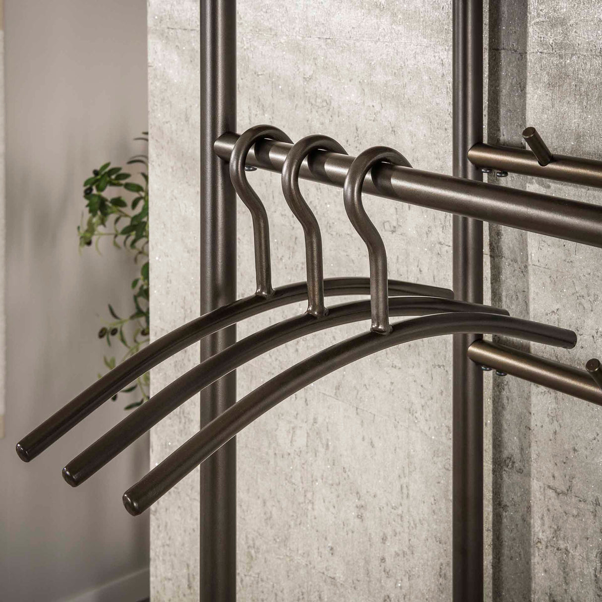 Conjunto de 6 colgadores de percha Hangero Drift marrón 