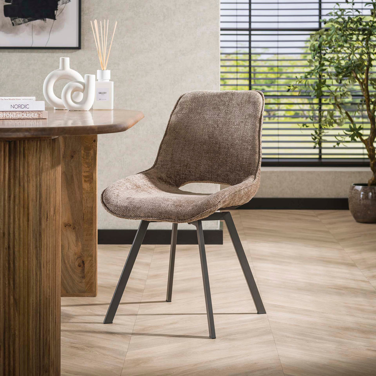 Conjunto de 4 sillas de comedor giratorias Silos chenille marrón 