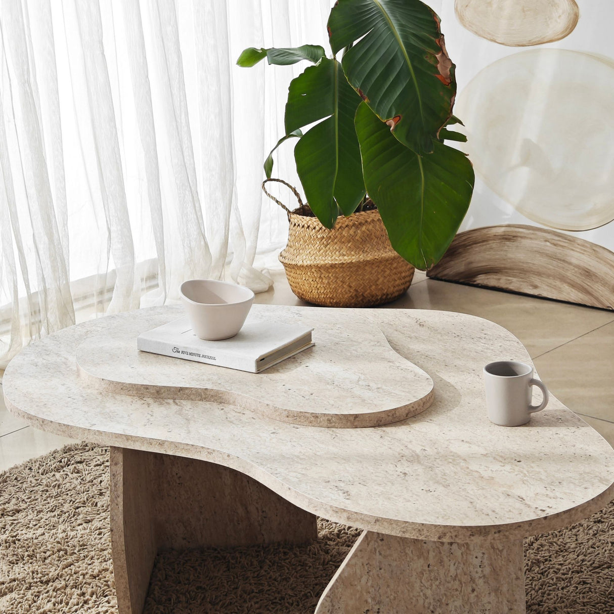 Mesa de salón orgánica de travertino melamina aspecto mármol Melta - 105x65 cm 