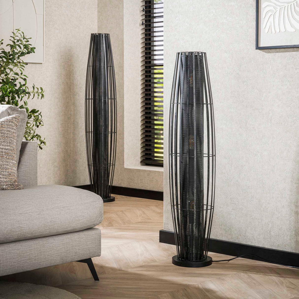 Lámpara de pie Liora 3 luces cilindro malla negra 120 cm 