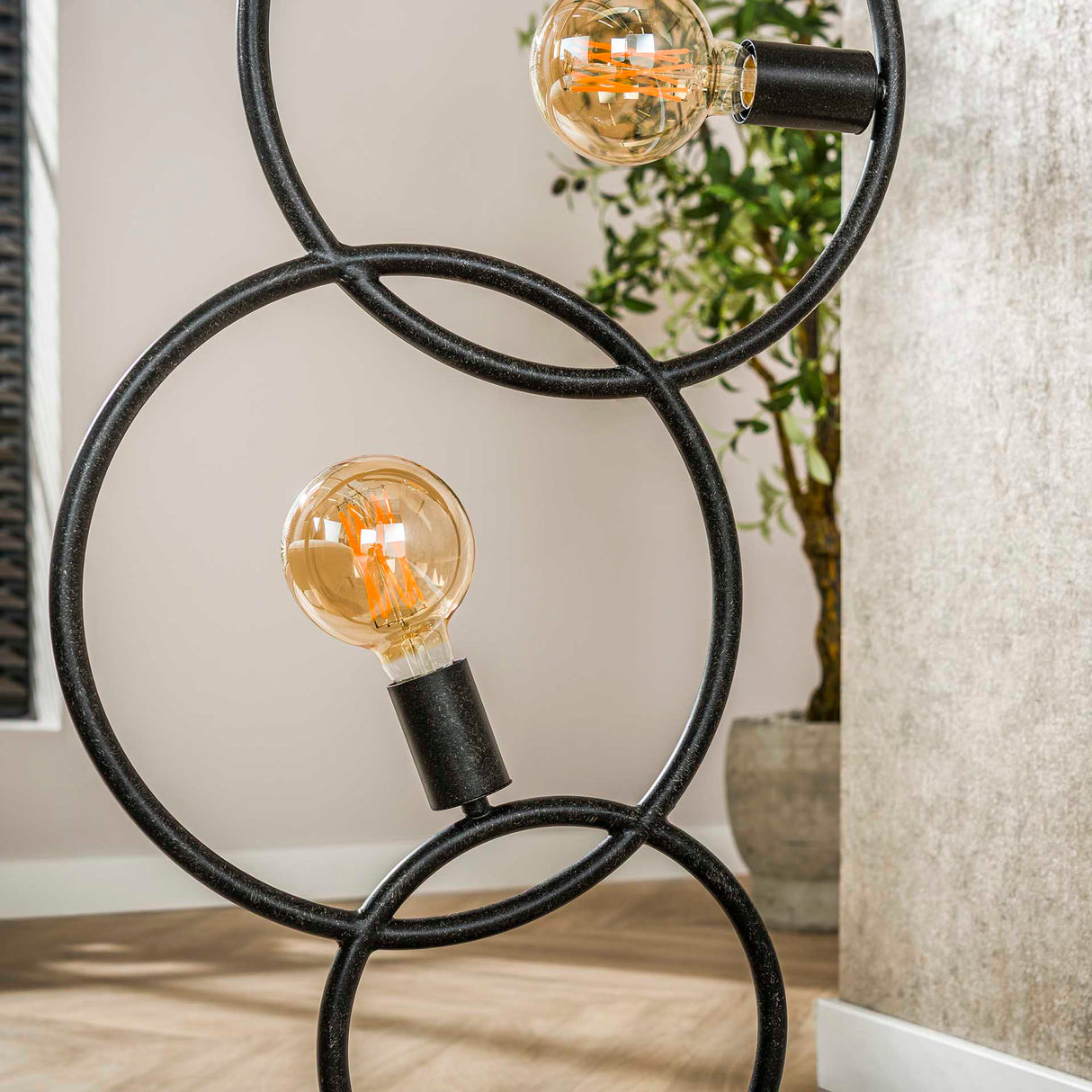 Lámpara de pie negra de 3 luces industrial de 140 cm 