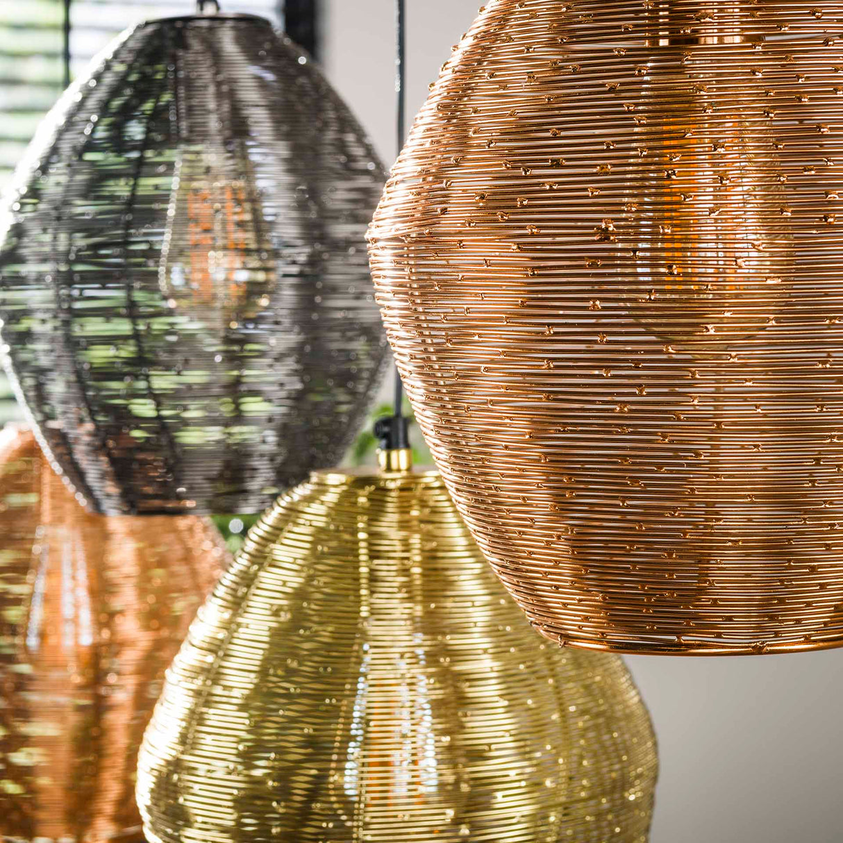 Lámpara colgante Wez 5 luces níquel de colores 