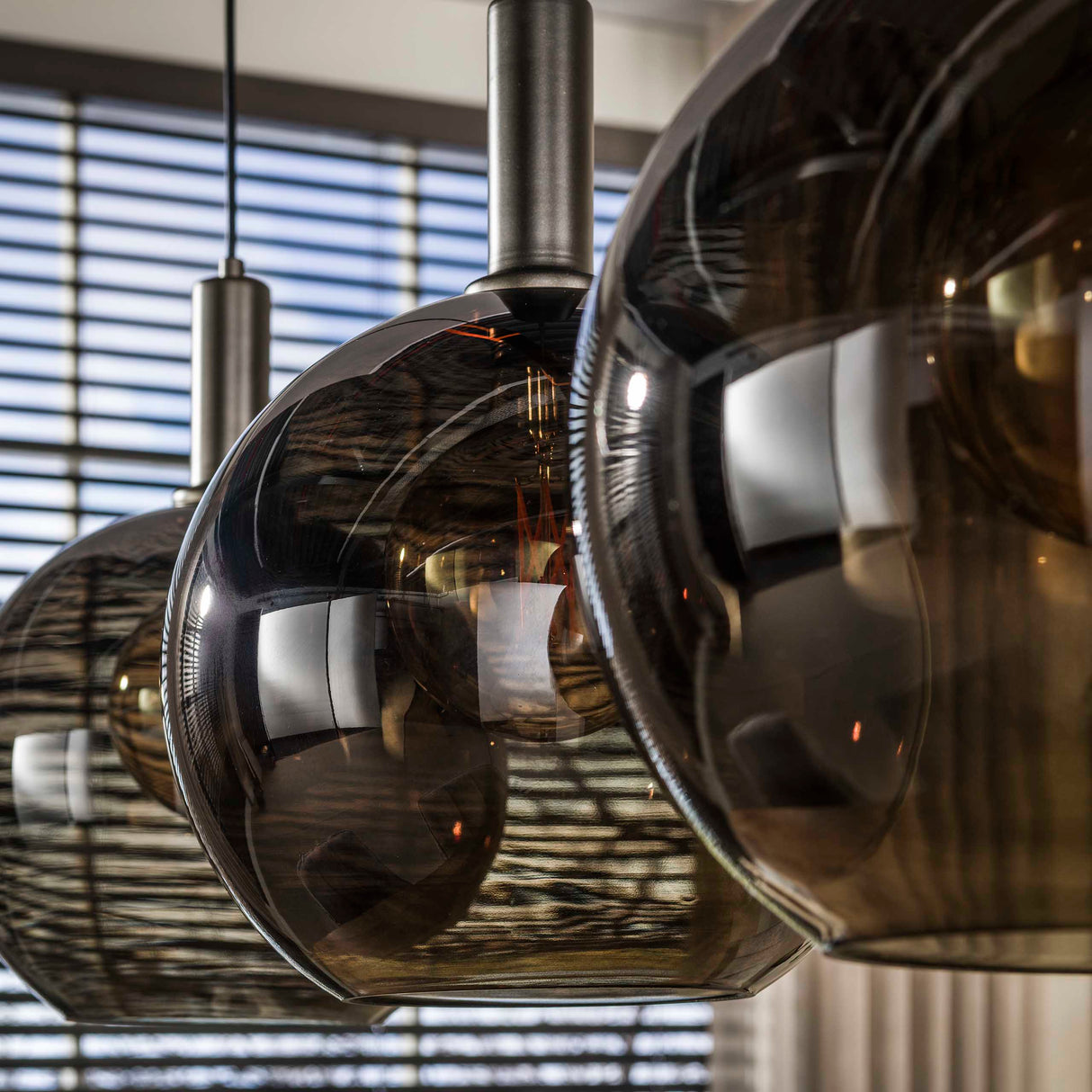 Hanglamp 3-lichts bruin glas zwart metaal Valeo 115 cm