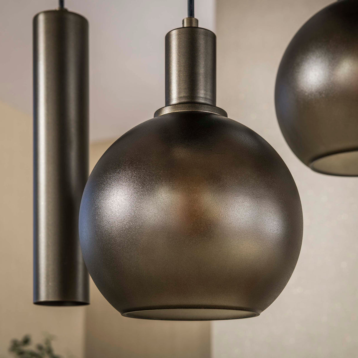 Lámpara colgante Orion de 7 luces – Metal negro – 110 cm 