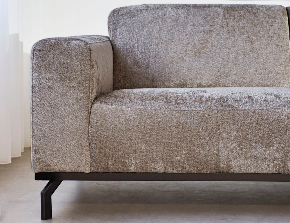 Banken - Hoekbank met hoge poten taupe velvet Chloe - rechts - Dimehouse