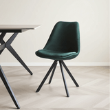 Eetkamerstoel Jace Velvet Groen - Zonder Armleuningen in modern interieur