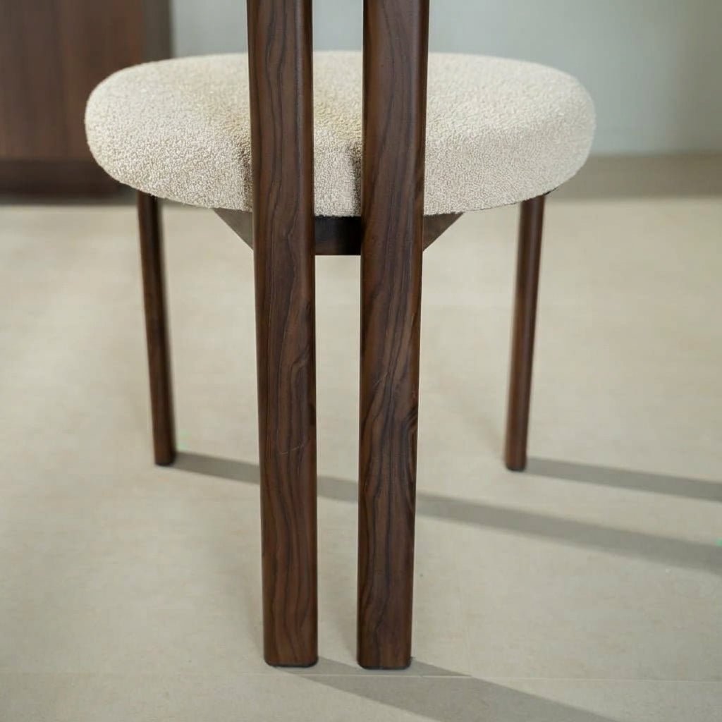 Eetkamerstoelen-Japandi Eetkamerstoel Miyo Bouclé Beige - Walnootlook Frame-Dimehouse