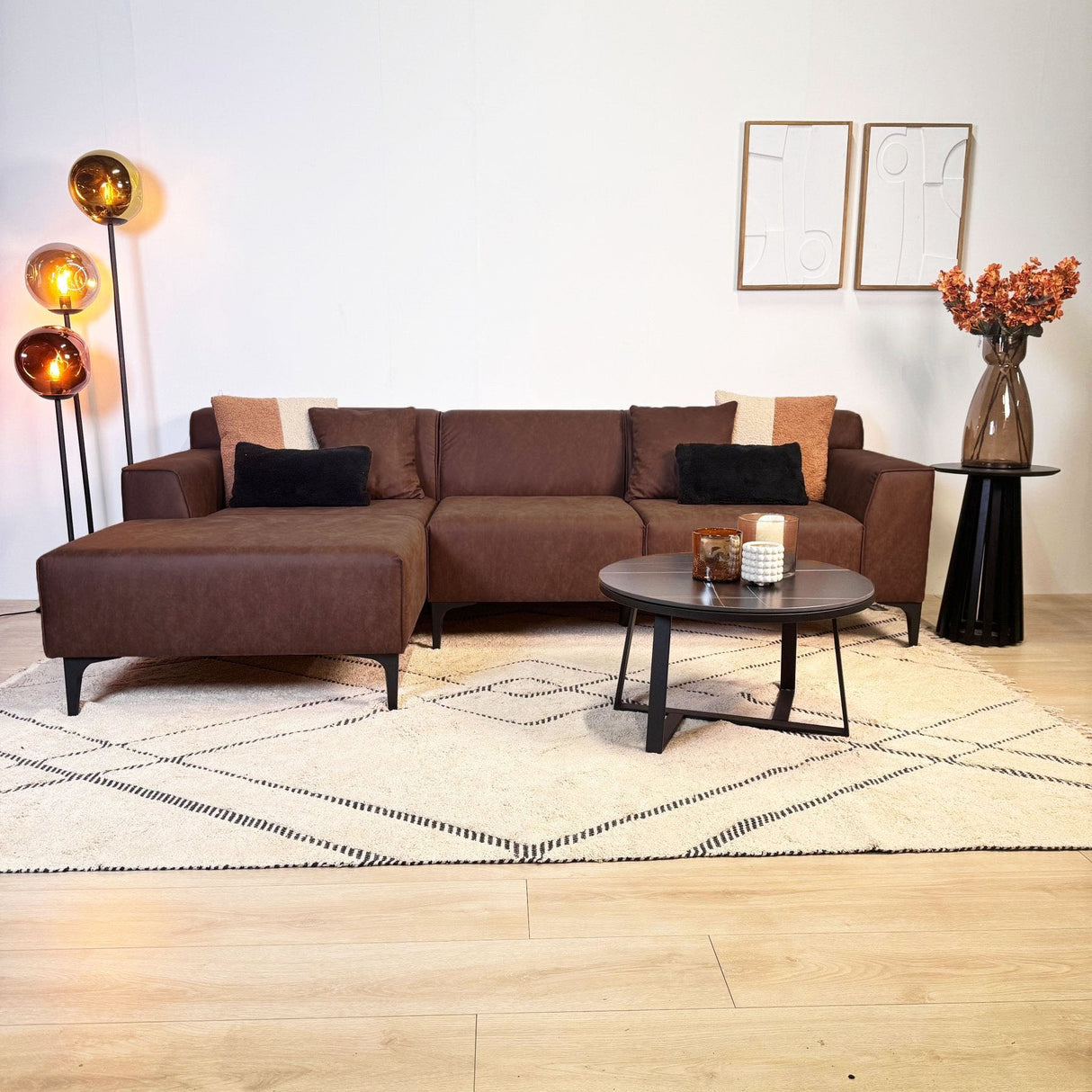 Sofá esquinero Davidson Microfibra Cognac con salón compacto - Izquierda 