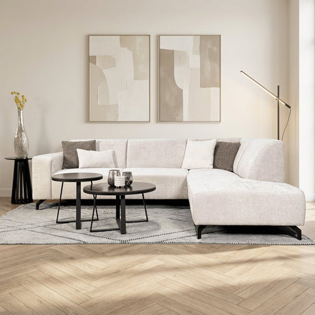 Sofá esquinero con chaise longue de chenilla beige Manon: foto atmosférica adecuada en un interior moderno
