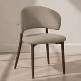 Foto con fondo Silla de comedor Japandi Yura Sand - Marco aspecto nogal
