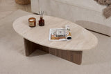 Mesa de centro orgánica en forma de guijarro con tapa de aspecto travertino y base de melamina de nogal. Diseño japonés de 120x60cm.