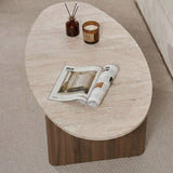 Mesa de centro orgánica en forma de guijarro con tapa de aspecto travertino y base de melamina de nogal. Diseño japonés de 120x60cm.