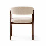 Silla de comedor Japandi bouclé color arena Miyu - estructura de nogal - con reposabrazos