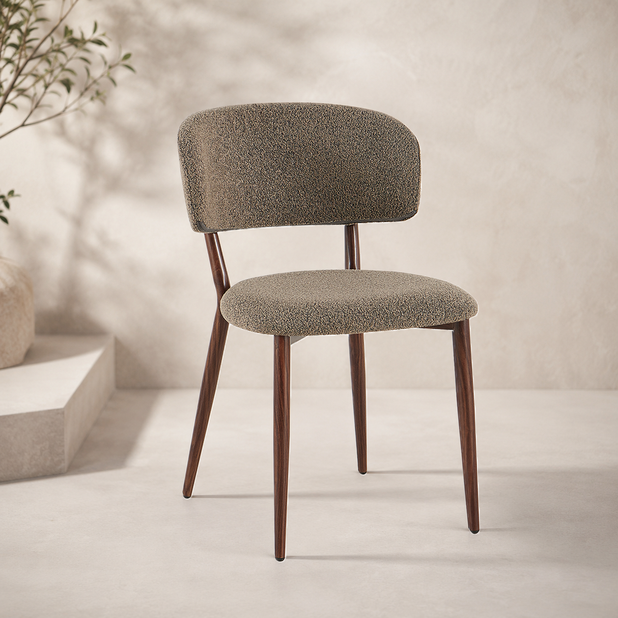 Silla de comedor Japandi Yura beige - estructura con acabado nogal