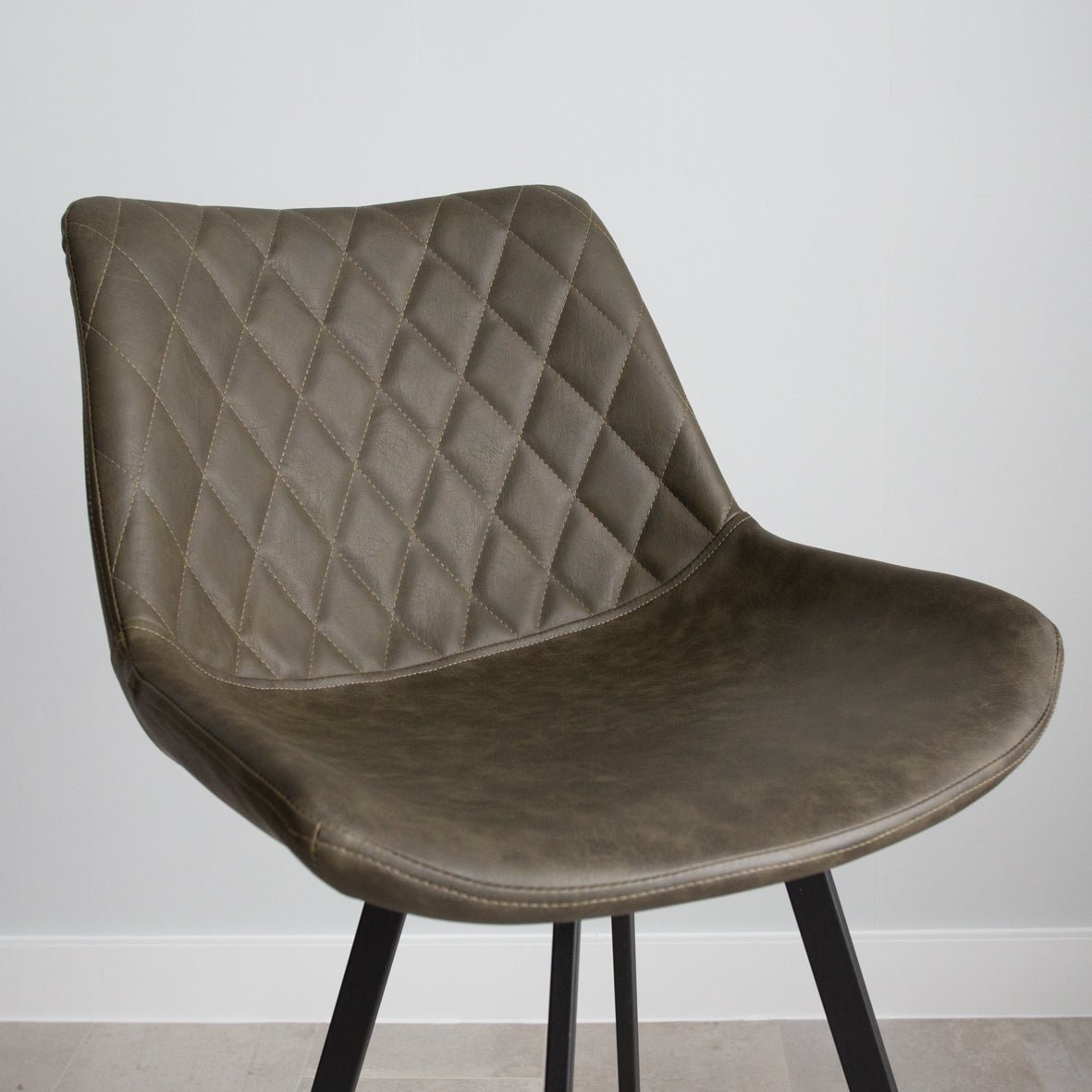 Taburete industrial Juno Verde de cuero sintético - Altura del asiento 70 cm - Sin reposabrazos 