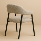 Conjunto Completo: Mesa de Comedor Lea Travertino + 4x Sillas Lisa Bouclé Gris 