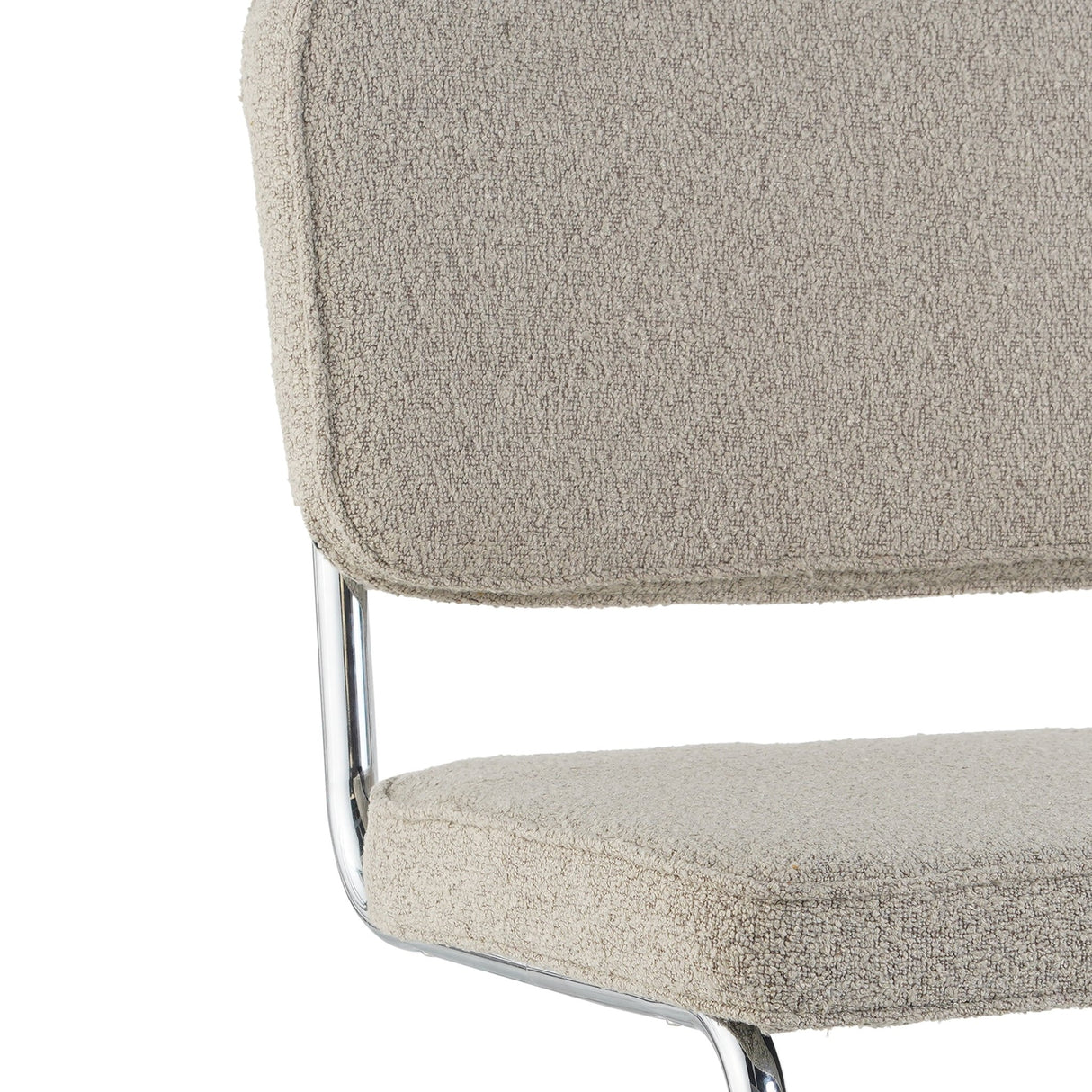 Silla de comedor moderna color arena de tela Bouclé Sway - Estructura de cromo - Sin reposabrazos 
