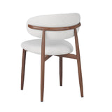 Silla de comedor Nalo con patas de nogal y asiento color marfil 