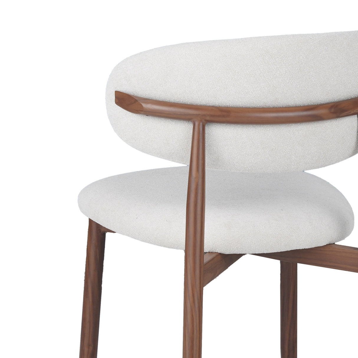 Silla de comedor Nalo con patas de nogal y asiento color marfil 