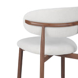 Silla de comedor Nalo con patas de nogal y asiento color marfil 