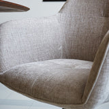 Silla de comedor Camiel Dimehouse Gris L x An x Al 62x61x54 Tela Detalle fotográfico atmosférico