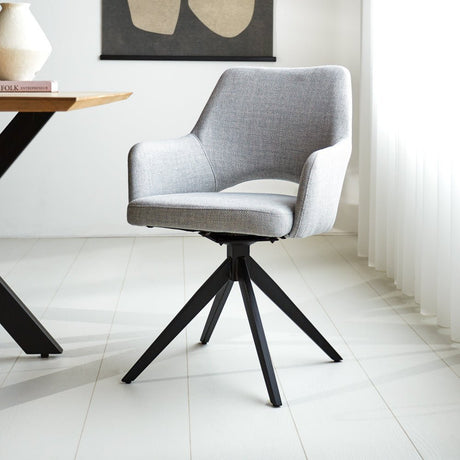 Silla de comedor Sid Dimehouse Gris L x An x Al 59x56x53 Tela Vista frontal en diagonal Foto atmosférica