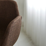 Silla de comedor Mick Dimehouse Marrón L x An x Al 64x62x59 Tela Detalle fotográfico atmosférico