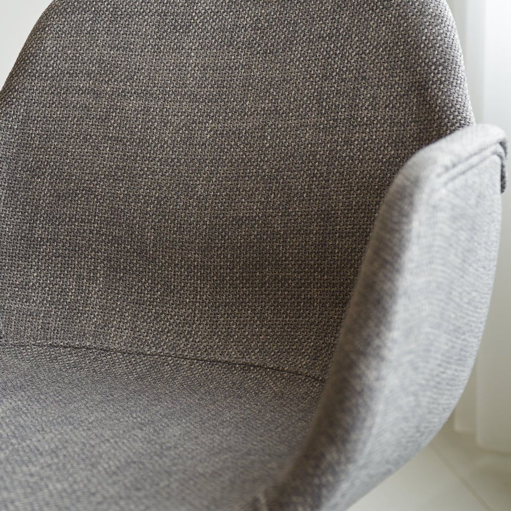 Silla de comedor Mick Dimehouse Gris L x An x Al 64x62x59 Tela Detalle fotográfico atmosférico