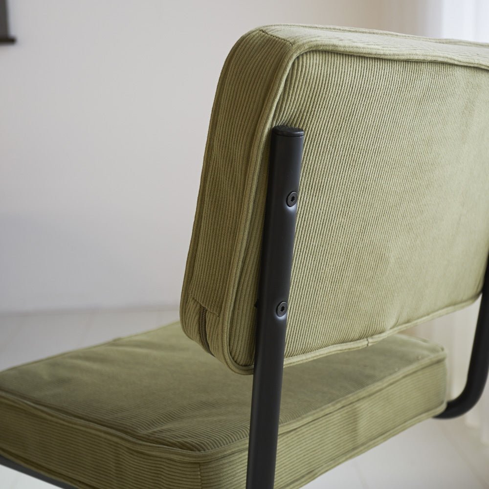 Silla de comedor Remo tejido canalé Dimehouse Verde L x An x Al 56x55x52 Tela acanalada Detalle fotográfico atmosférico