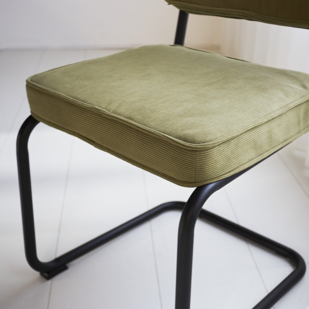 Silla de comedor Remo tejido canalé Dimehouse Verde L x An x Al 56x55x52 Tela acanalada Detalle fotográfico atmosférico