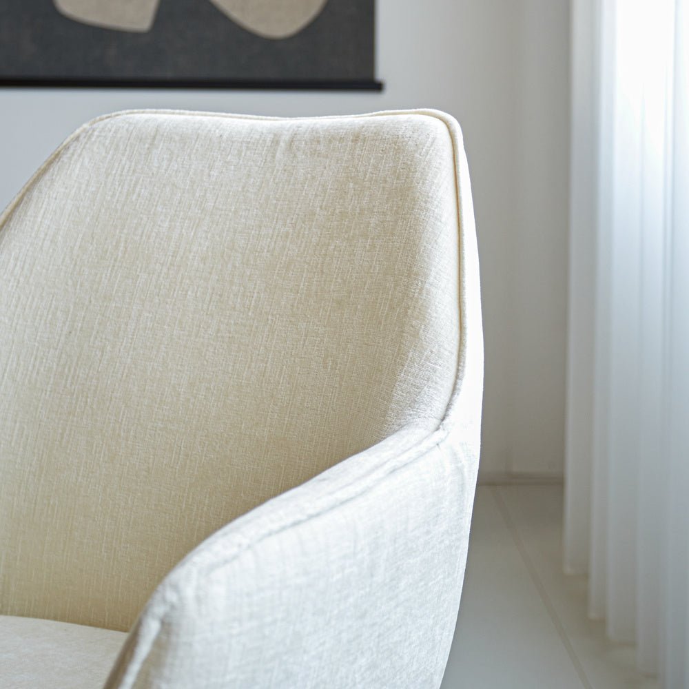 Silla de comedor Sev Dimehouse Blanco L x An x Al 68x62x61 Tela Detalle fotográfico atmosférico