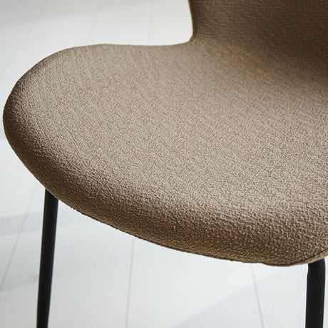 Silla de comedor Sia Dimehouse Taupe L x An x Al 72x55x51 Tela Detalle fotográfico atmosférico