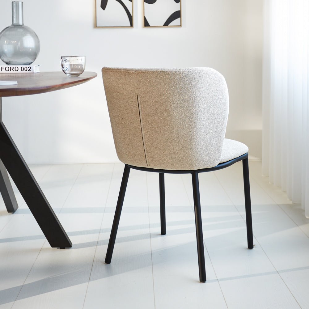 Silla de comedor Tess Dimehouse Vista posterior diagonal beige L x An x Al 65x62x56 Tela Foto atmosférica