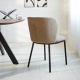 Silla de comedor Tess Dimehouse Taupe L x An x Al 65x62x56 Tela Vista posterior diagonal de fotografía atmosférica