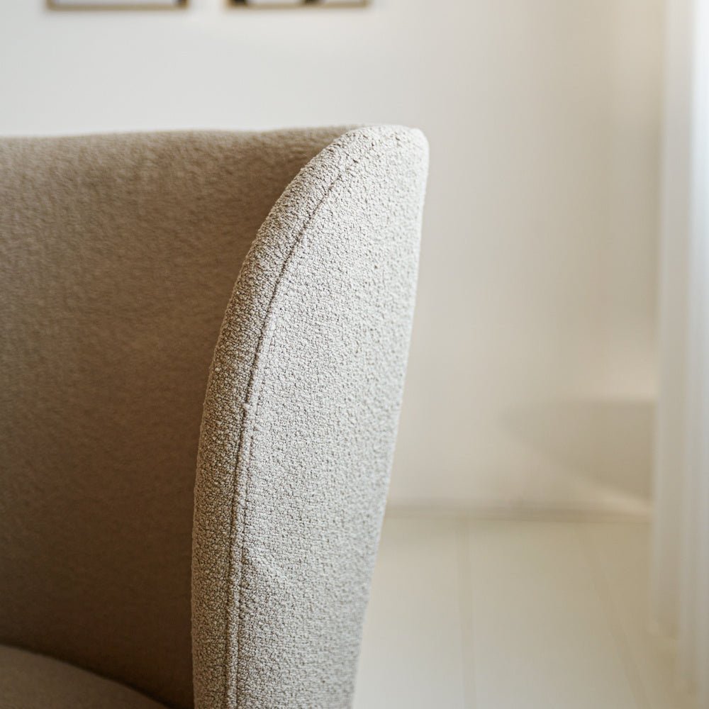 Silla de comedor Tess Dimehouse Taupe L x An x Al 65x62x56 Tela Atmósfera foto diferente