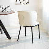 Silla de comedor Tess Dimehouse Blanco L x An x Al 65x62x56 Tela Foto atmosférica vista trasera en diagonal