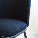 Silla de comedor Tess Dimehouse Negro L x An x Al 65x62x56 Tela Detalle fotográfico atmosférico