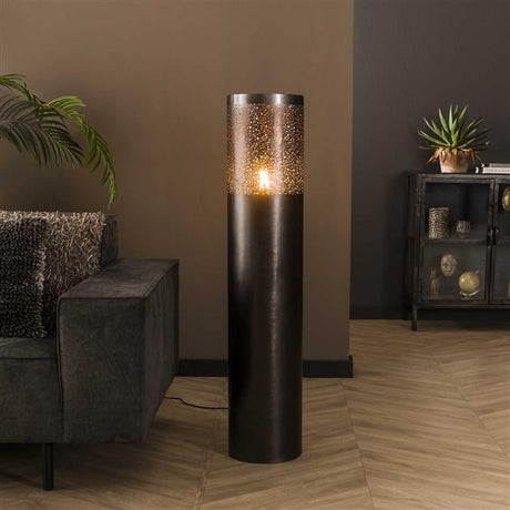 Lámpara de pie Eleanor Black Nickel DH Interior Negro L x An. x Al. 121x26x26 Níquel Foto atmosférica vista frontal en diagonal