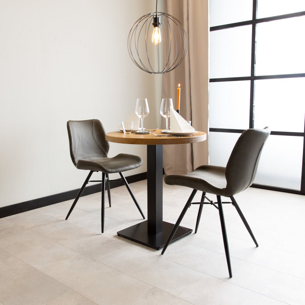 Mesa de comedor Mesa de bistro Redonda Dimehouse Marrón LxAnxAl 77x77x7 Madera de mango Configuración de esquina de vista frontal oblicua de fotografía atmosférica
