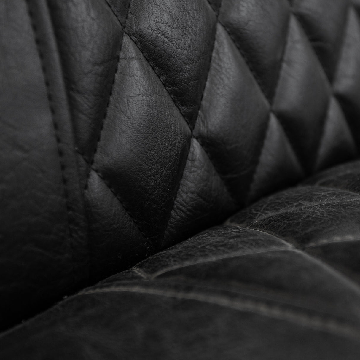 Fauteuil Peter Dimehouse Zwart LxBxH 68x63x45 Kunstleer Sfeerfoto detail