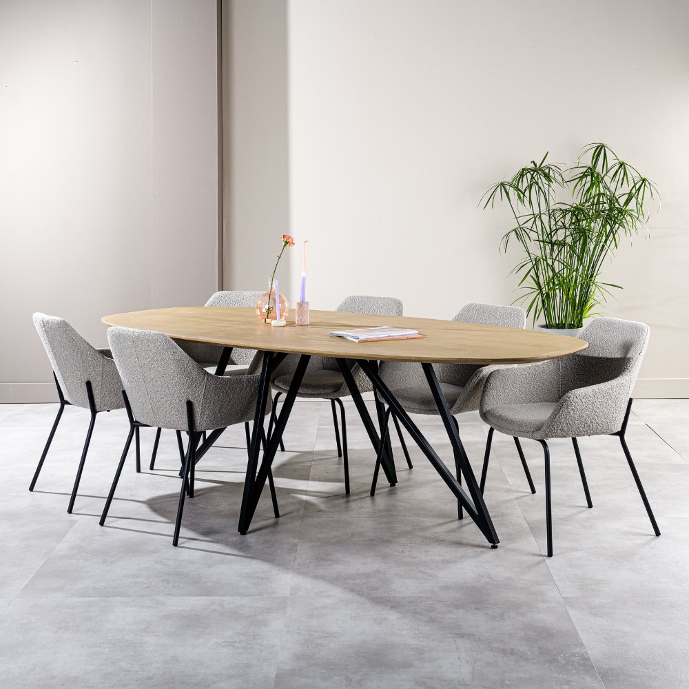 Mesa de comedor Miami DH Interior Marrón Madera de mango Foto atmosférica en situación.
