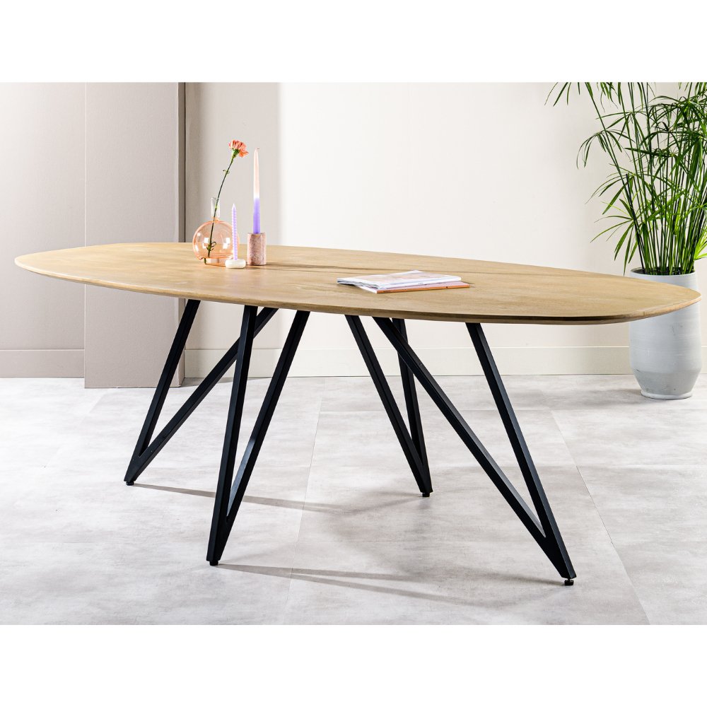 Mesa de comedor Miami DH Interior Marrón Madera de mango Vista frontal de la fotografía atmosférica.